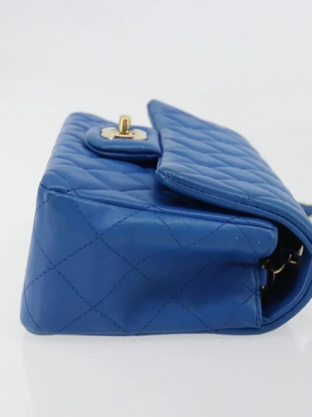 CHANEL Mini Matelasse 19 Chain Bag Lamb Skin Blue Gold CC Auth 182032SAV